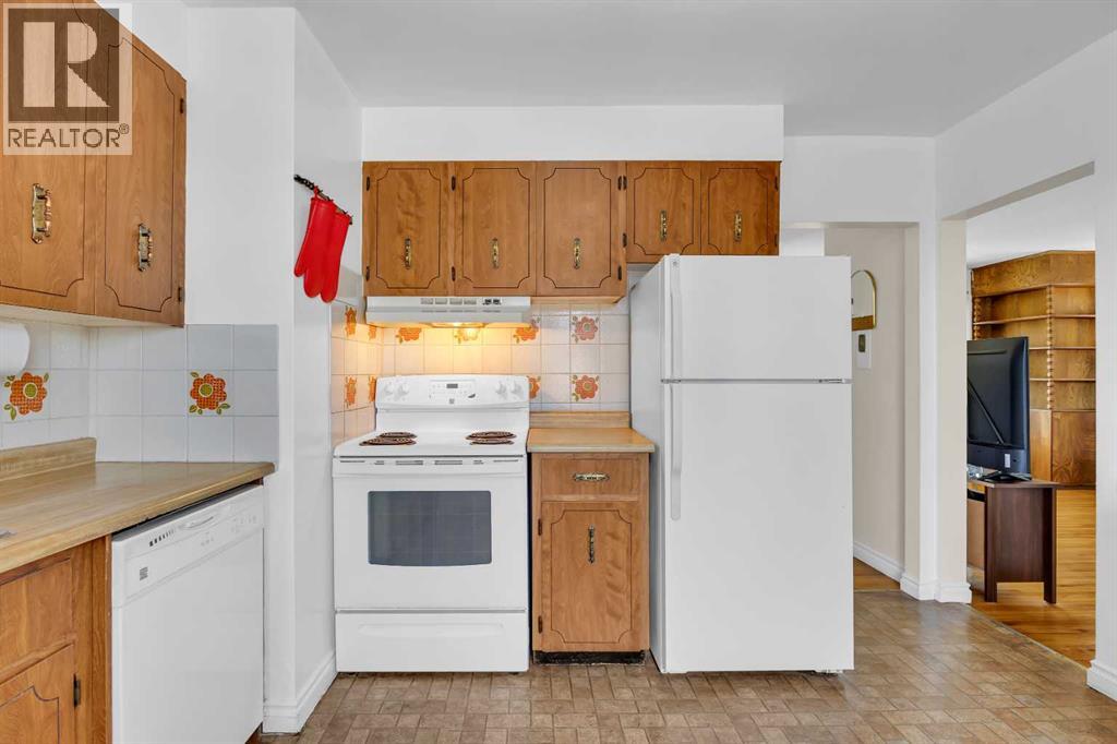 5008 2 Street Nw Property Photo 12