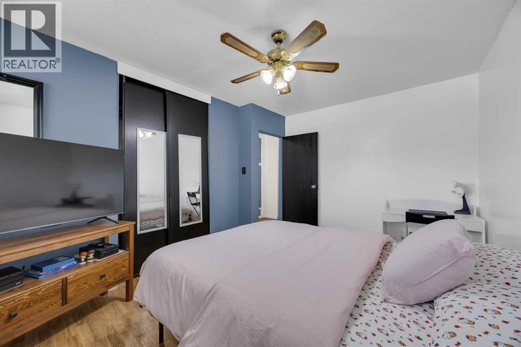 5008 2 Street Nw Property Photo 16