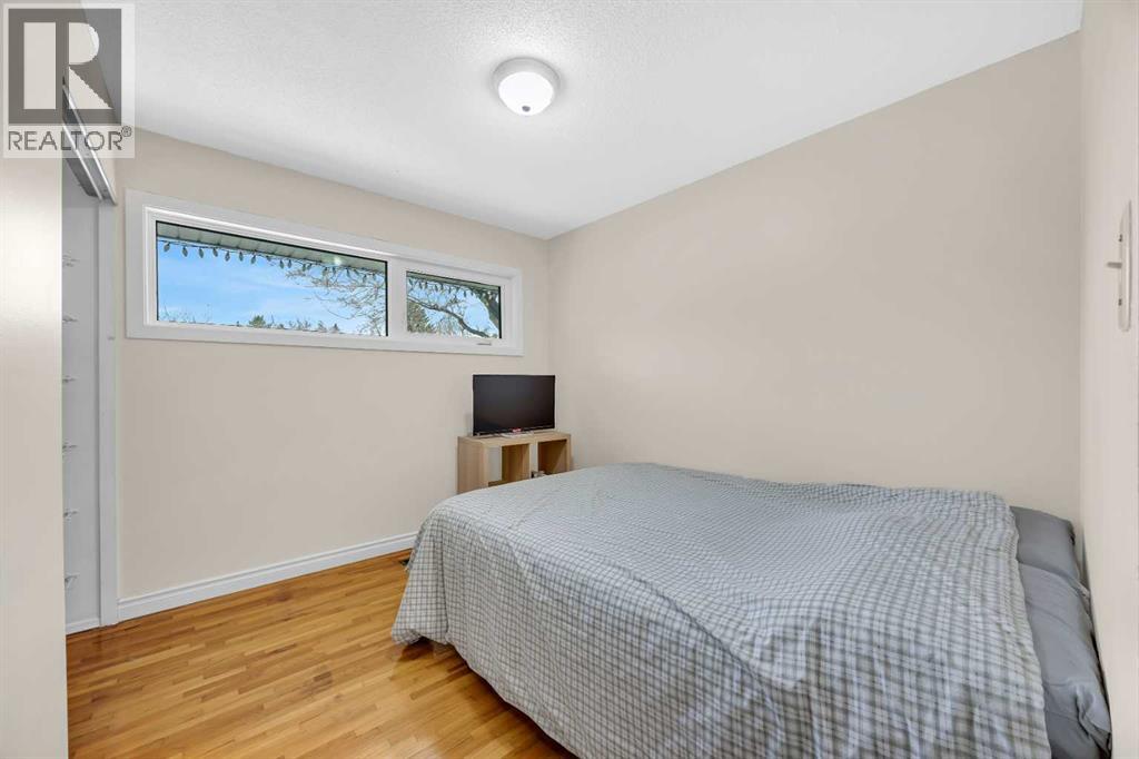 5008 2 Street Nw Property Photo 19