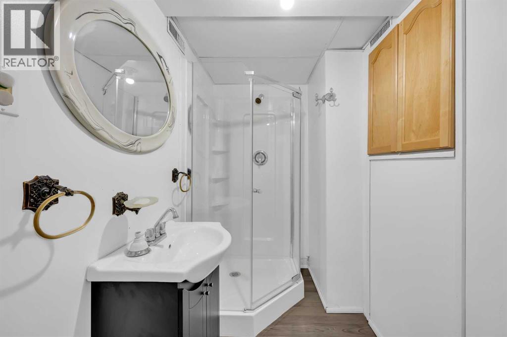 5008 2 Street Nw Property Photo 30