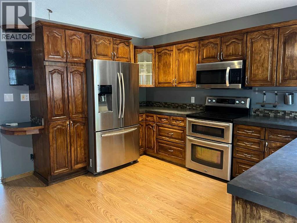 307 8 Avenue Property Photo 4