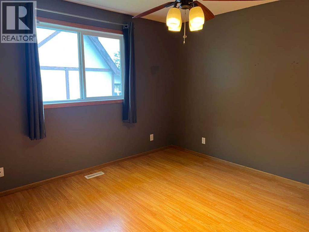 307 8 Avenue Property Photo 11