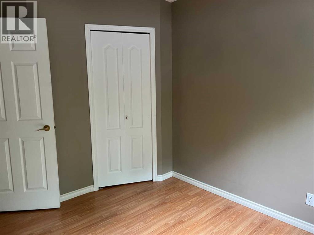 307 8 Avenue Property Photo 14