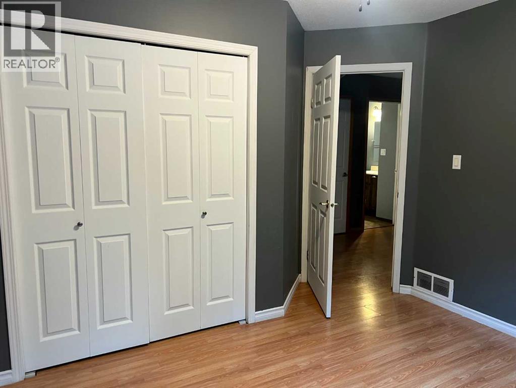 307 8 Avenue Property Photo 16