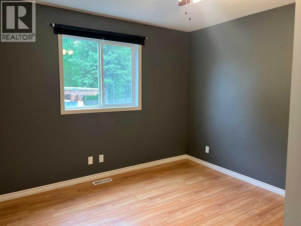 307 8 Avenue Property Photo 17
