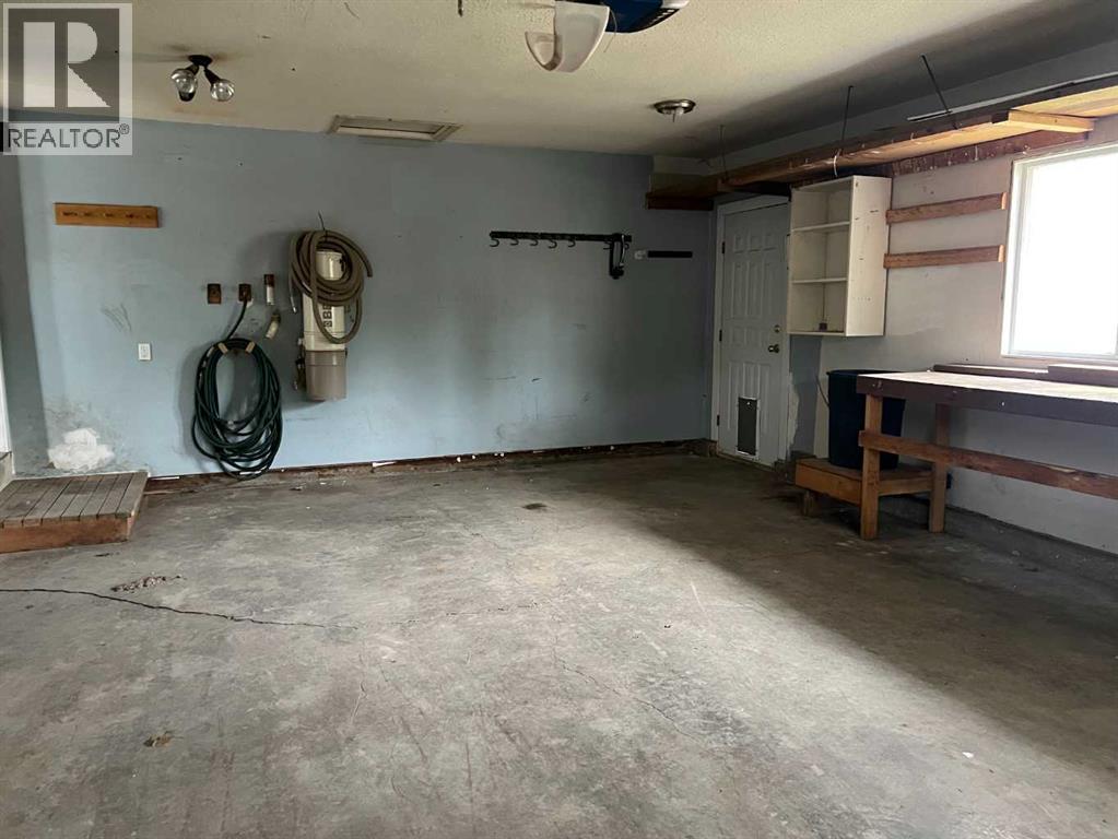 307 8 Avenue Property Photo 34