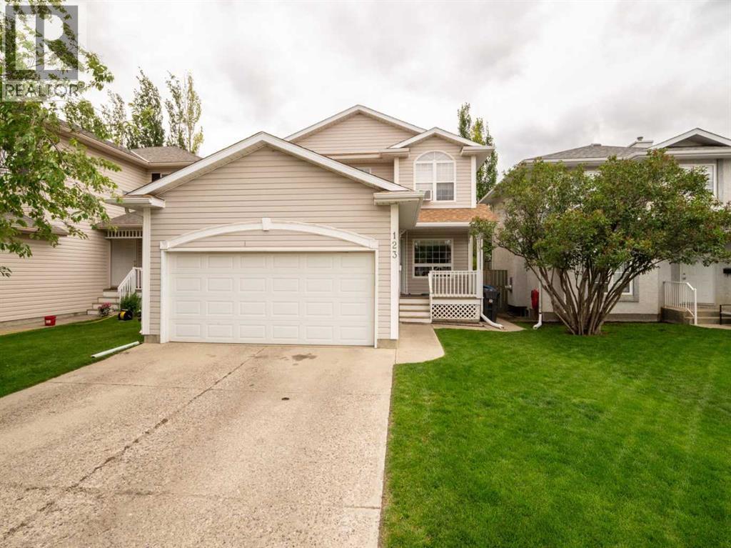 123 Stoney Crescent W
