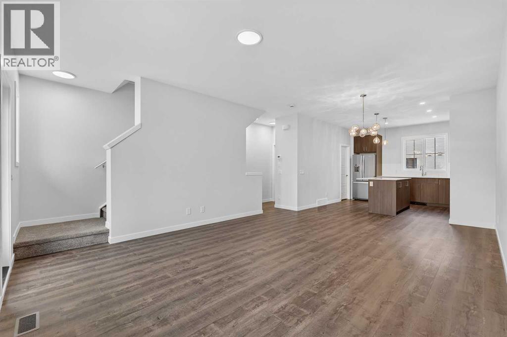 172 Hotchkiss Common Se Property Photo 2