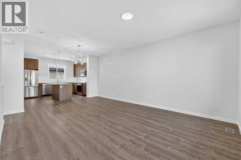 172 Hotchkiss Common Se Property Photo 3