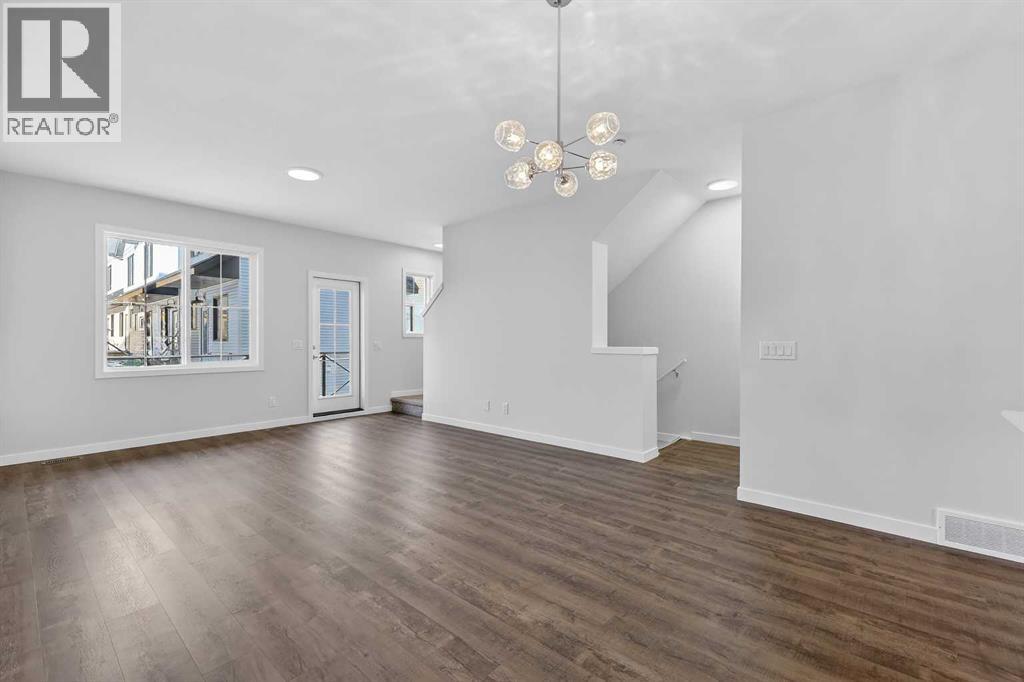 172 Hotchkiss Common Se Property Photo 4