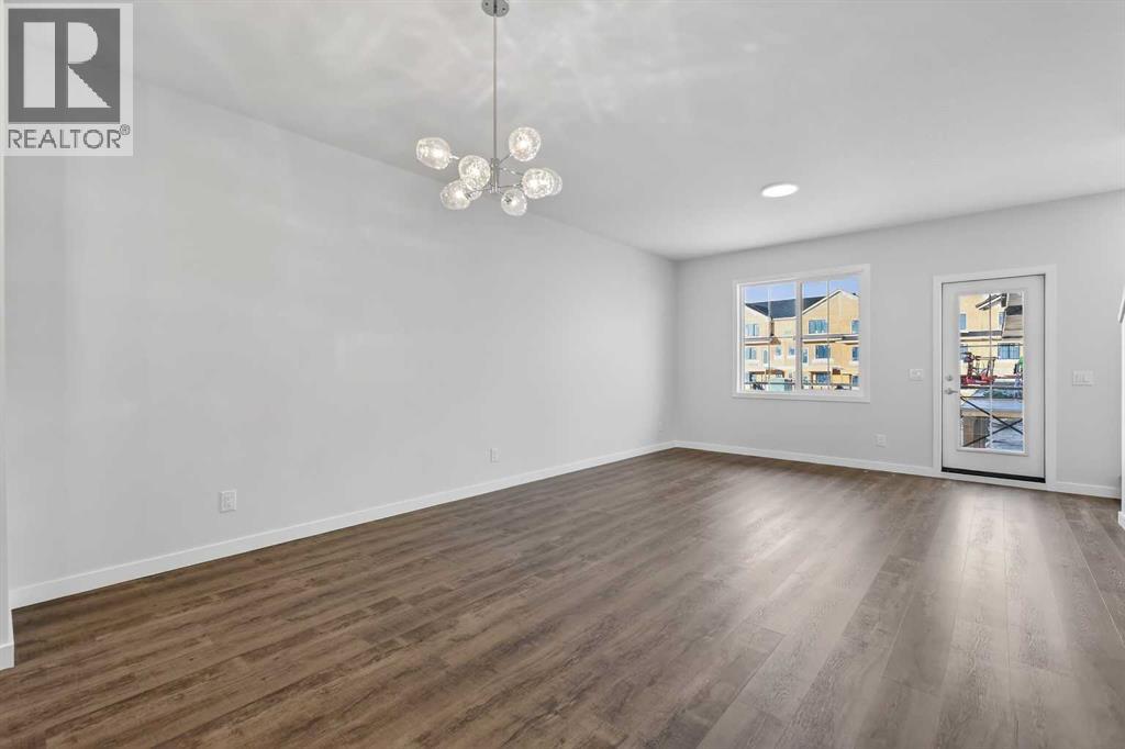 172 Hotchkiss Common Se Property Photo 5