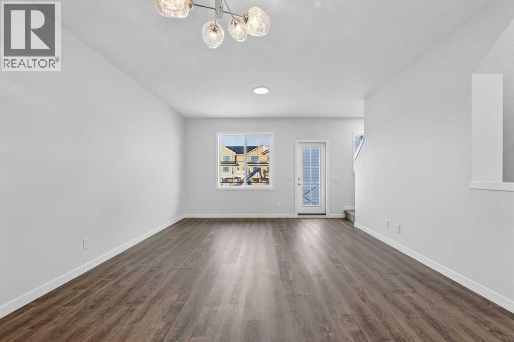 172 Hotchkiss Common Se Property Photo 8