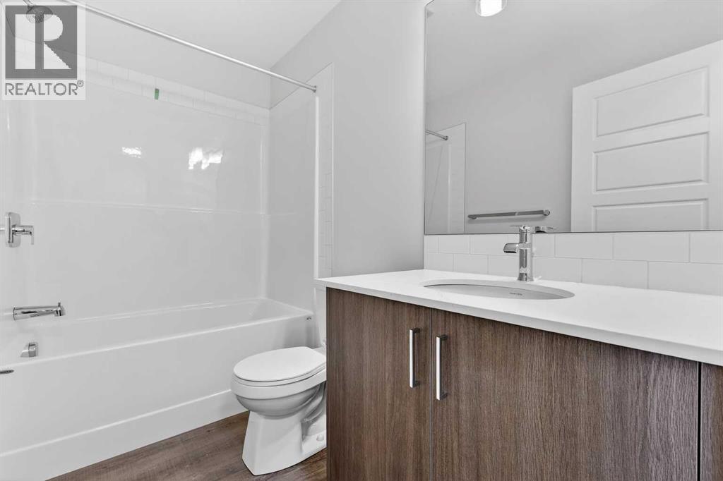 172 Hotchkiss Common Se Property Photo 25