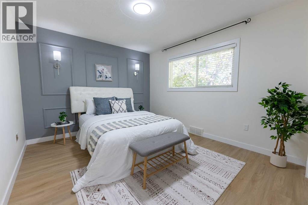 5418 37 Street Property Photo 1