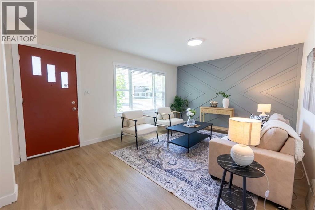 5418 37 Street Property Photo 6