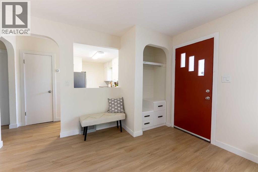 5418 37 Street Property Photo 11