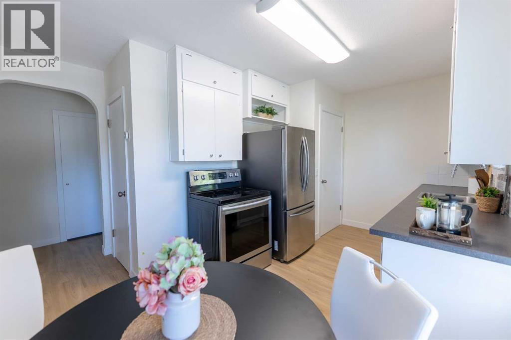5418 37 Street Property Photo 13