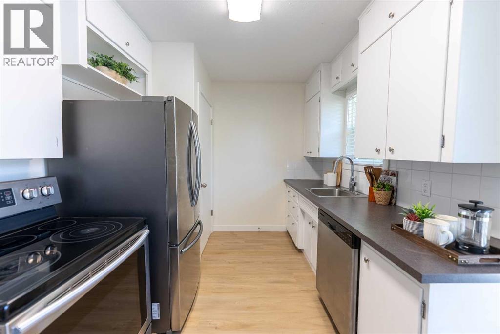 5418 37 Street Property Photo 14