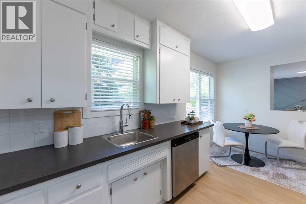 5418 37 Street Property Photo 15