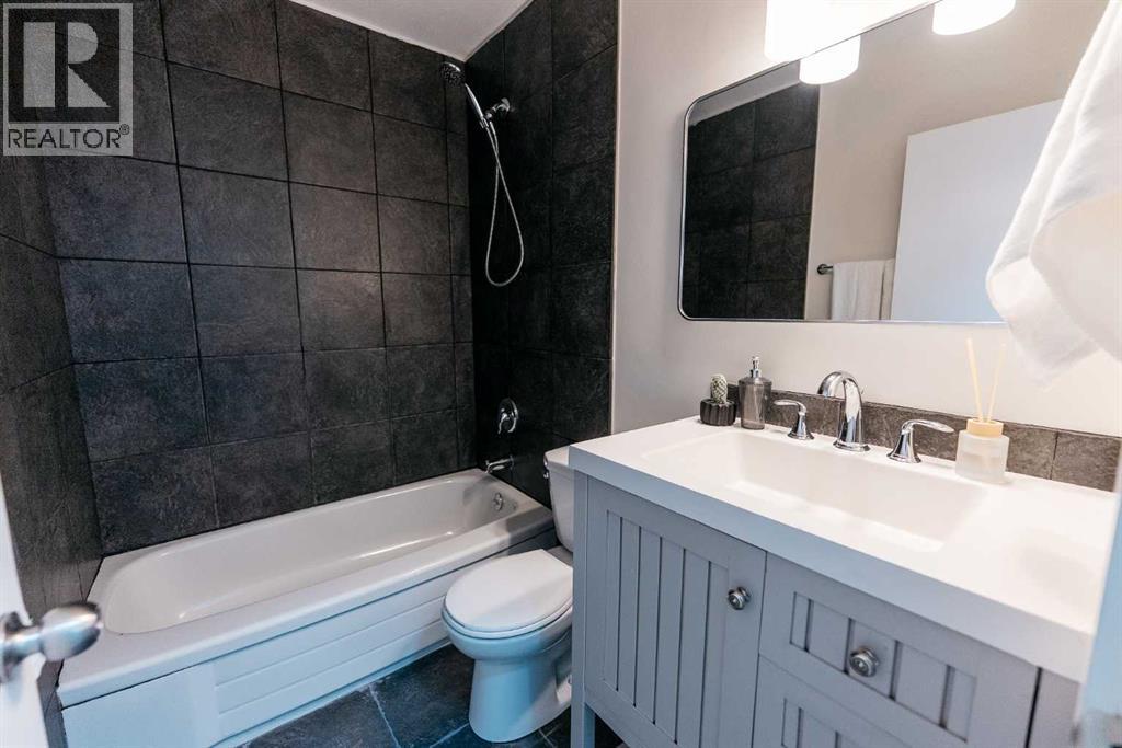 5418 37 Street Property Photo 20