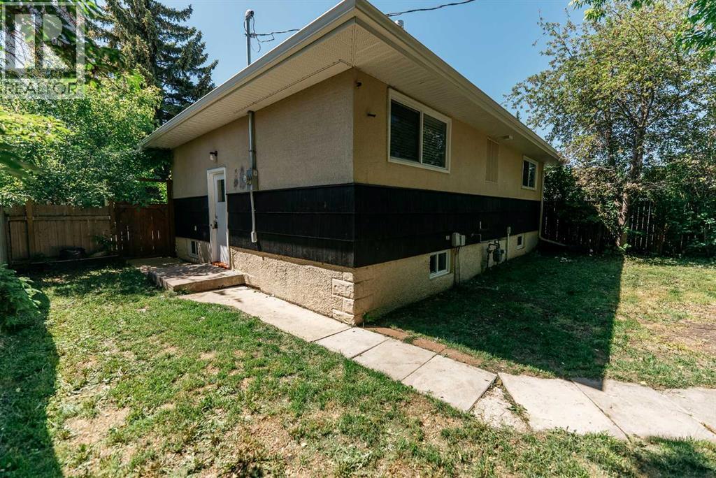 5418 37 Street Property Photo 35