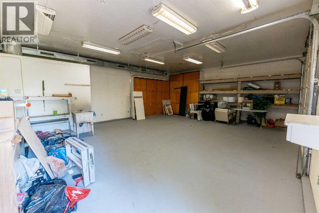 5418 37 Street Property Photo 42