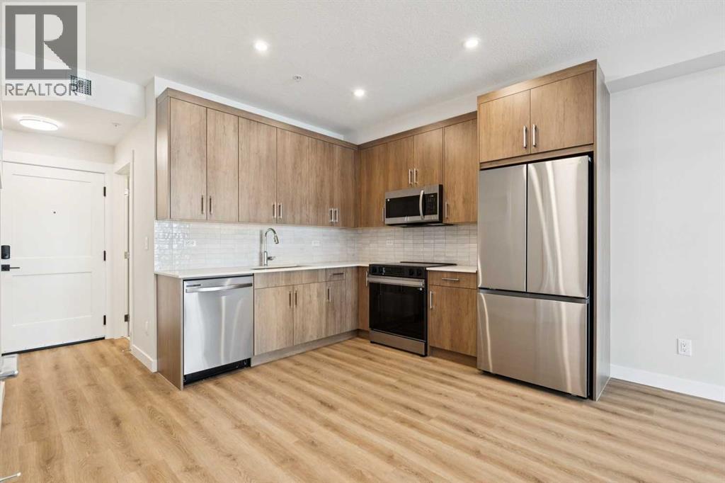 1802 Mahogany Boulevard Southeast Property Photo 3