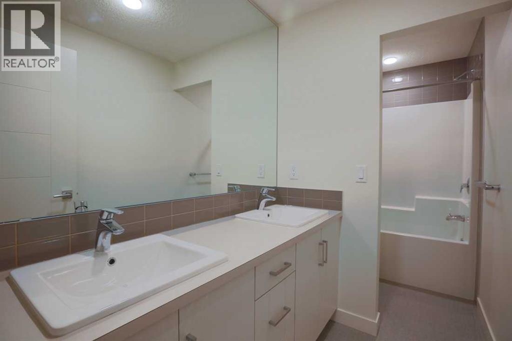 100 Walgrove Court Southeast Property Photo 13