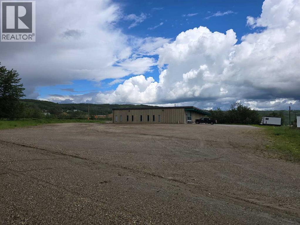 9020 90 Street Property Photo 5