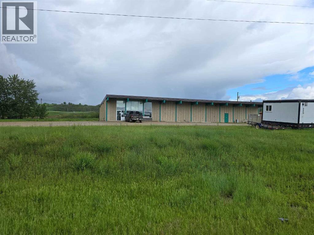 9020 90 Street Property Photo 6