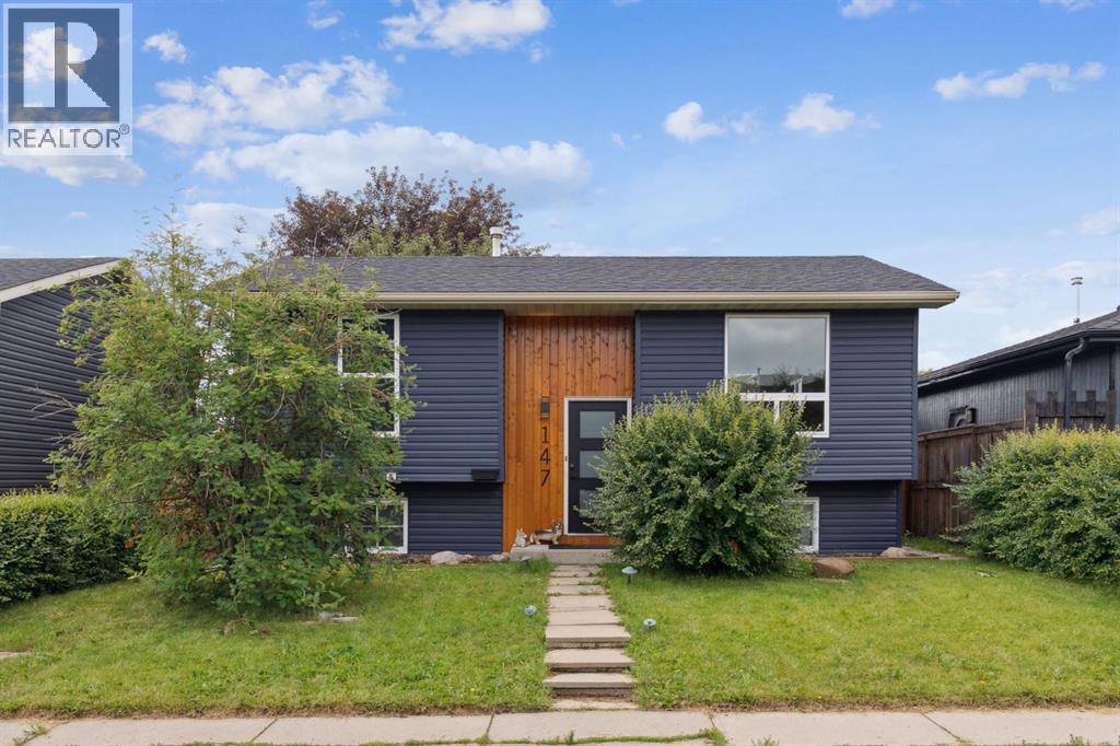 147 Falchurch Crescent NE Property Photo 1