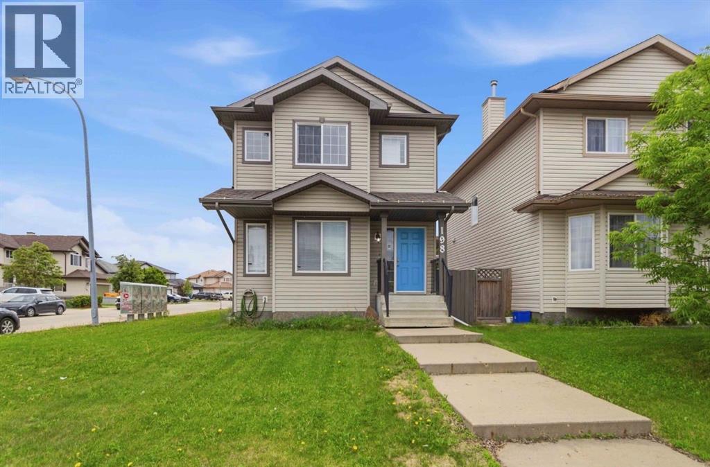 198 Fox Crescent Property Photo 1