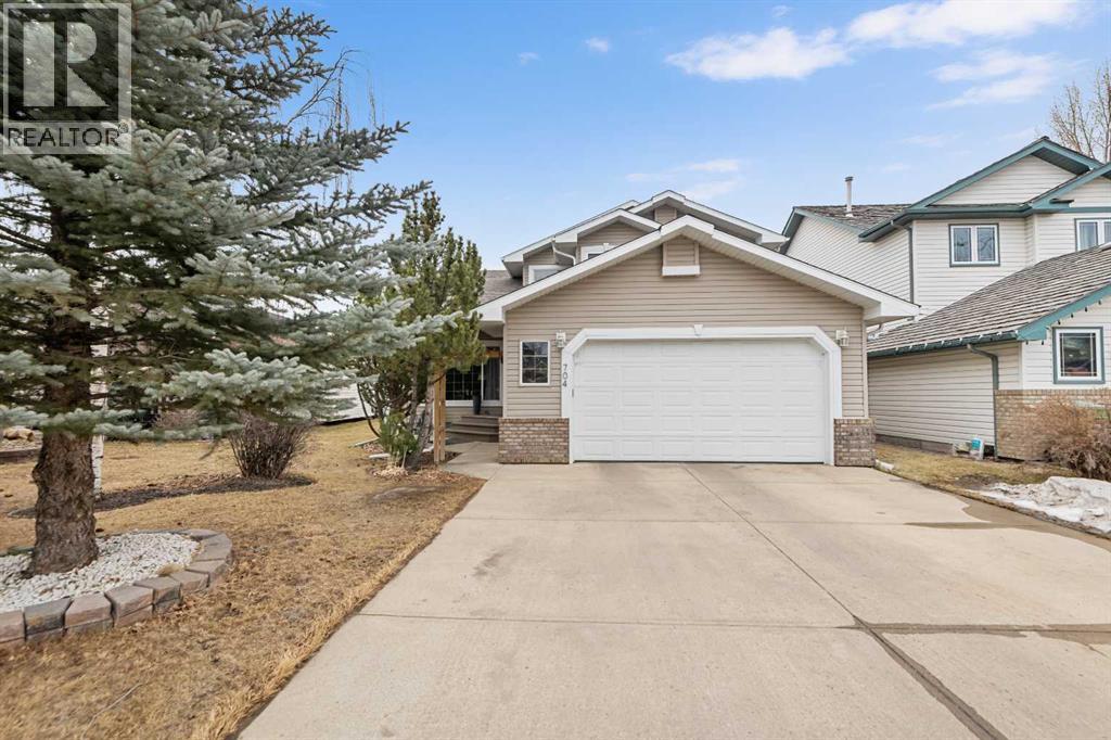 704 Woodside Drive Nw Property Photo 1