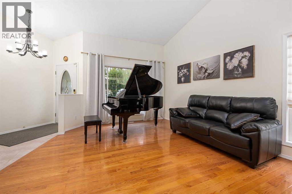 704 Woodside Drive Nw Property Photo 8