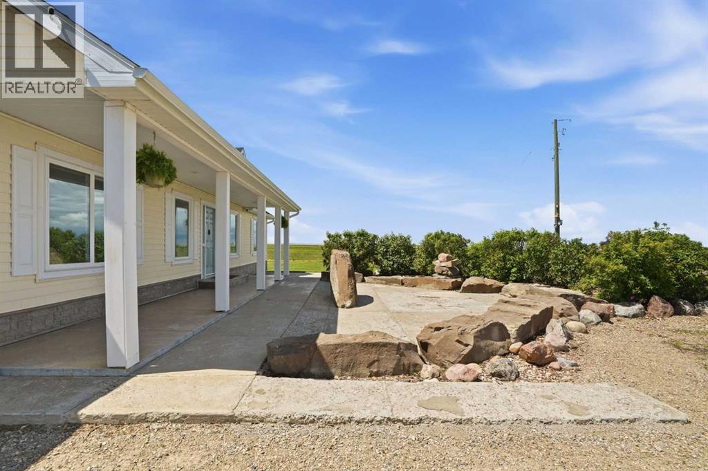 245169 271 Range Road Property Photo 2