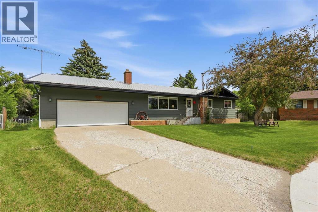 2305 17 Street Property Photo 1
