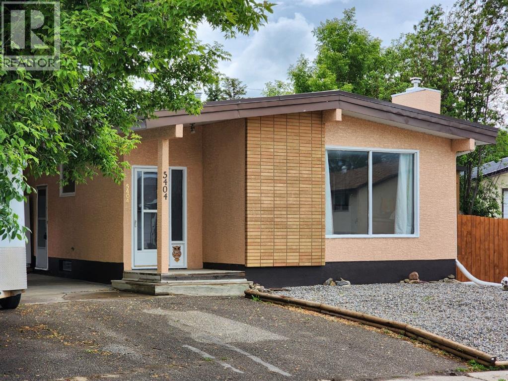 5404 5th Street W Property Photo 2