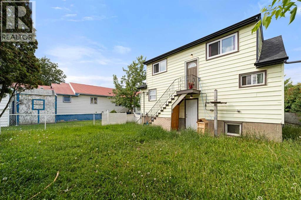 5219 50 Avenue Property Photo 4