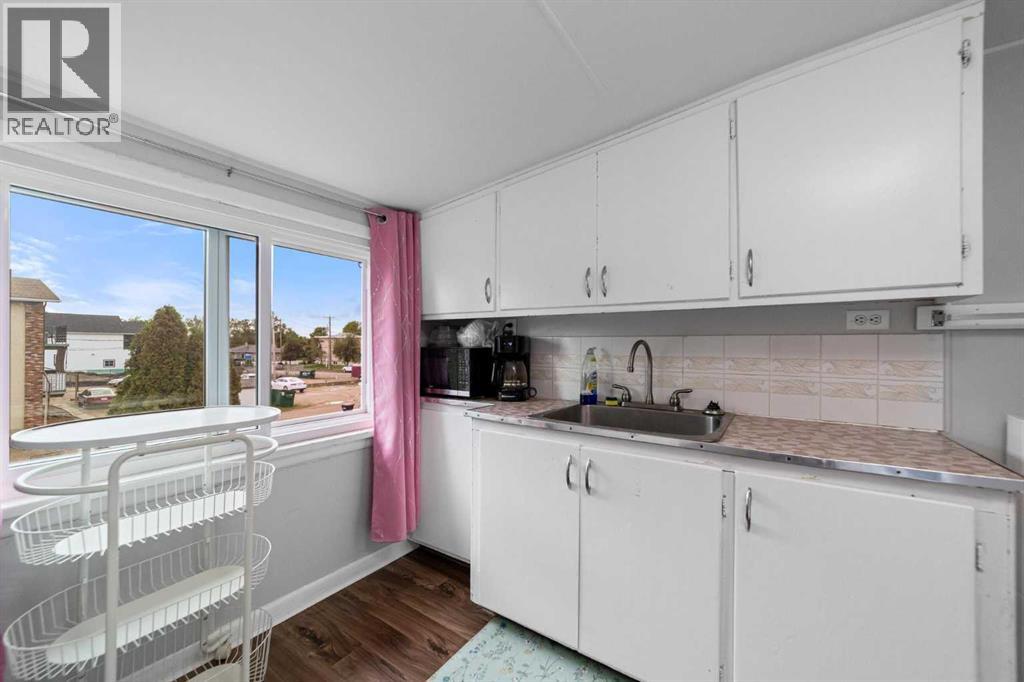 5219 50 Avenue Property Photo 31