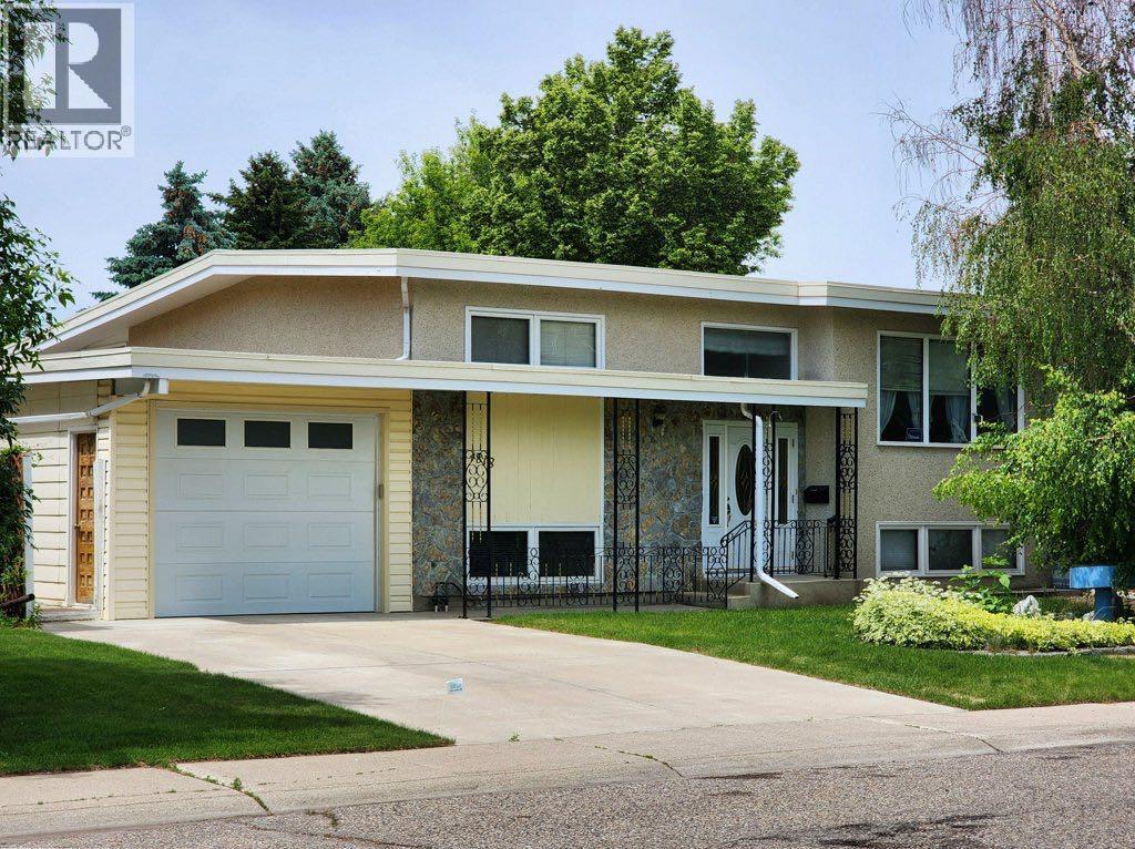 1818 Lakeside Road S Property Photo 1