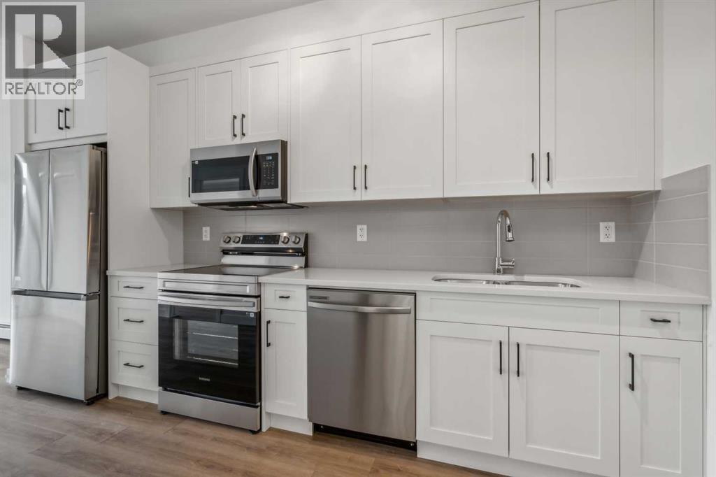 1802 Mahogany Boulevard Southeast Property Photo 3