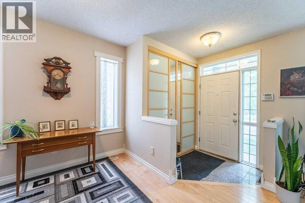 250 Mt Lorette Close Se Property Photo 2