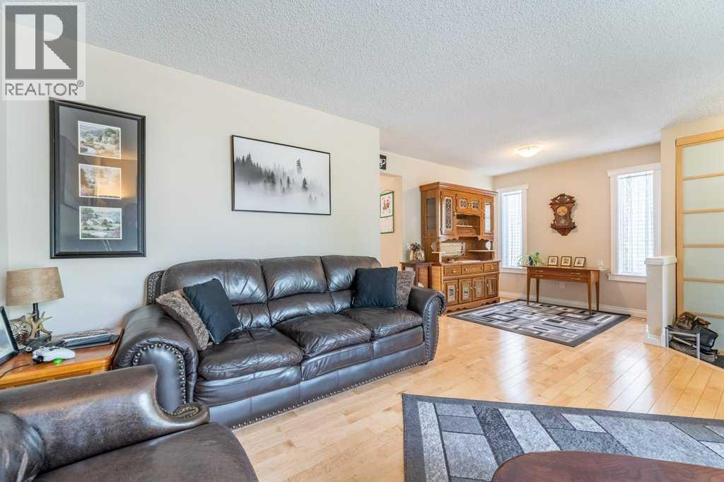 250 Mt Lorette Close Se Property Photo 4