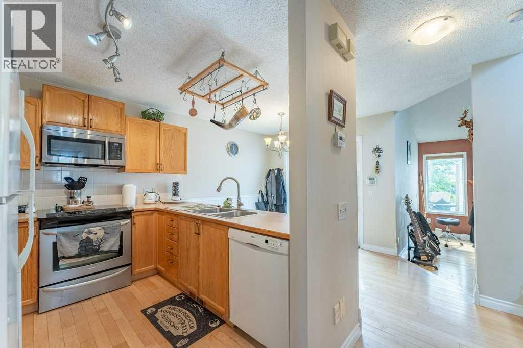 250 Mt Lorette Close Se Property Photo 6
