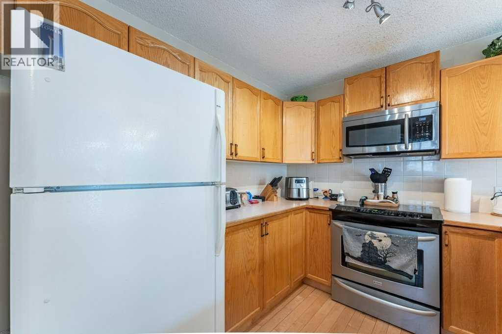 250 Mt Lorette Close Se Property Photo 8