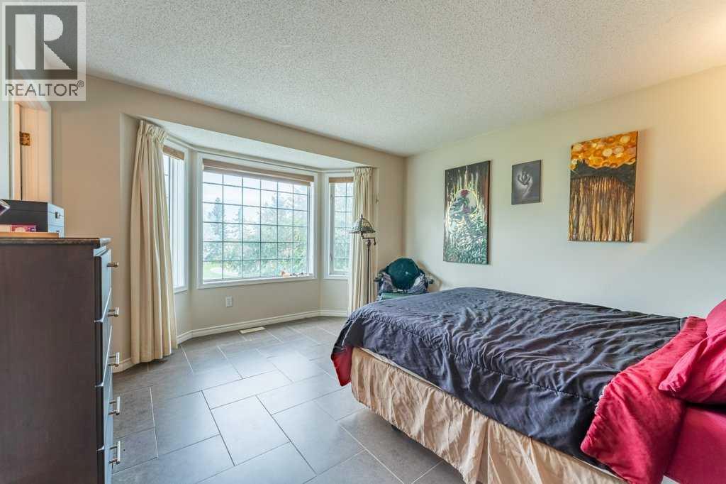 250 Mt Lorette Close Se Property Photo 14