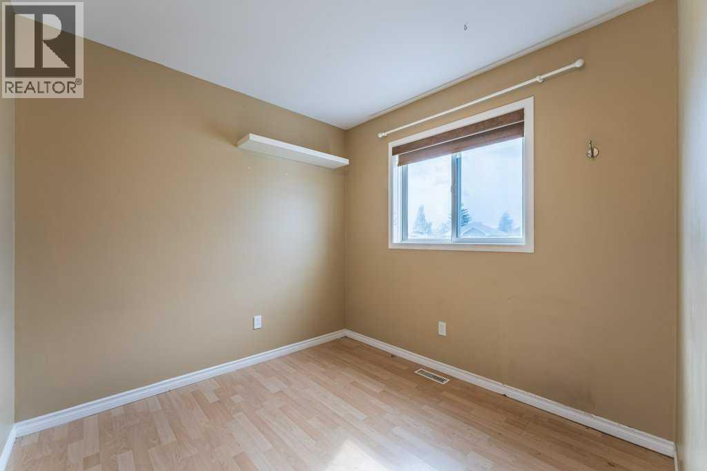 250 Mt Lorette Close Se Property Photo 18