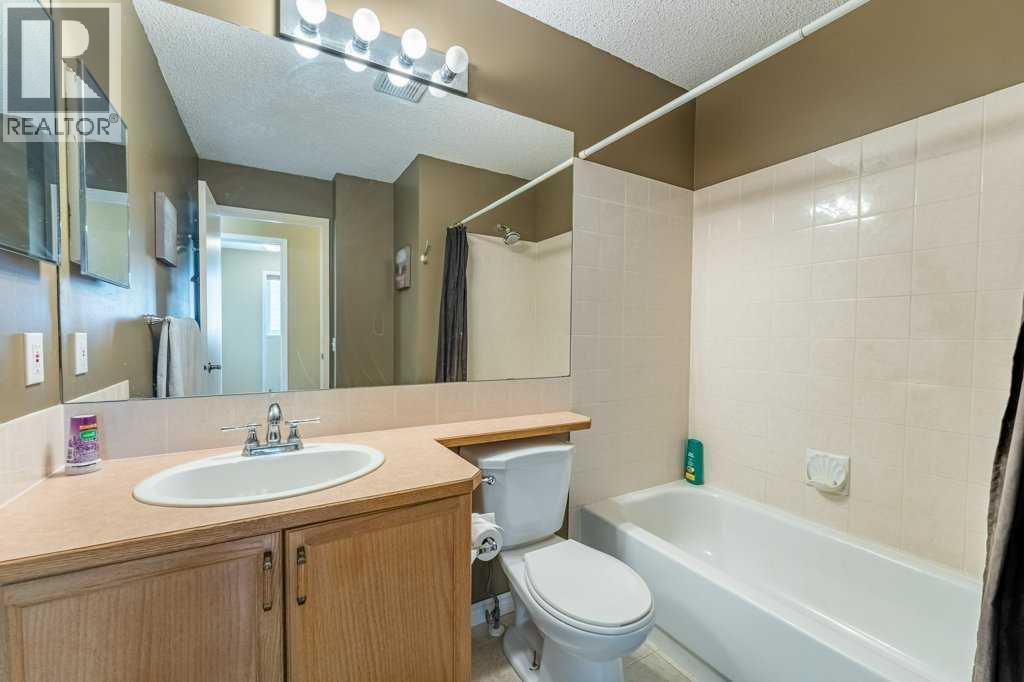 250 Mt Lorette Close Se Property Photo 20