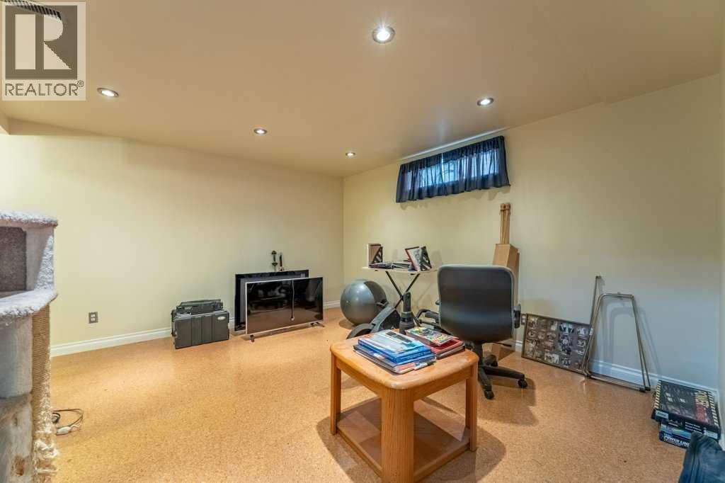 250 Mt Lorette Close Se Property Photo 23
