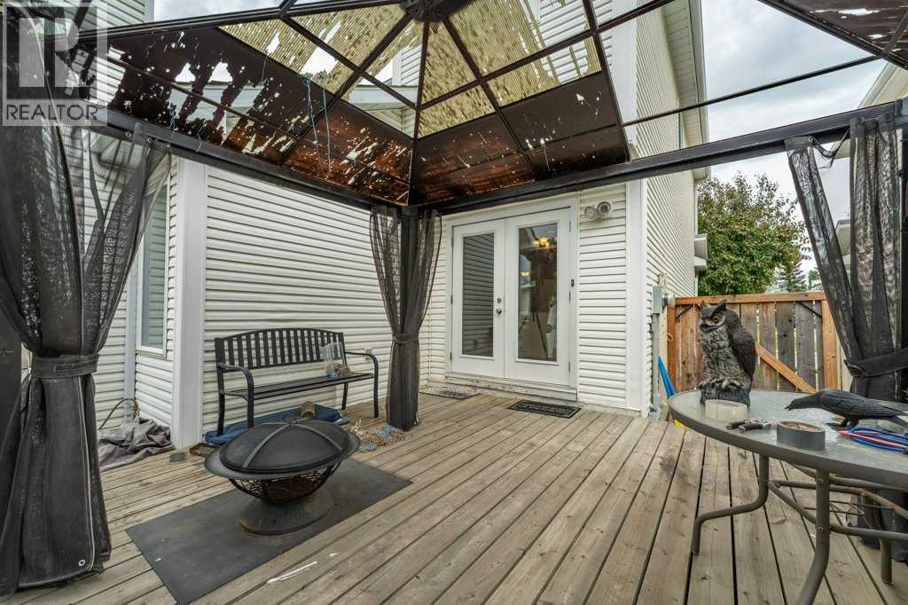 250 Mt Lorette Close Se Property Photo 29